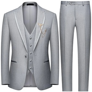 Ensemble 3 pièces élégant noir pour homme Veste coupe cintrée Ensemble pantalon pour affaires Mariage Danse Sports-Style plissé sur le devant avec logo à la taille - Product Image 2