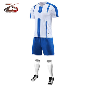 Uniforme de equipo de fútbol, camiseta y pantalones cortos, último diseño, impresión personalizada, uniforme de fútbol hecho en Pakistán - Product Image 6