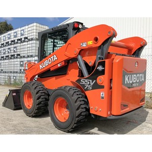 รถตักล้อยางขนาดเล็ก Kubota SVL65-2 พร้อมบุ้งกี๋หน้า รับน้ำหนักได้ 9 ตัน เครื่องยนต์ดีเซล 60 กิโลวัตต์ สีส้ม - Product Image 5