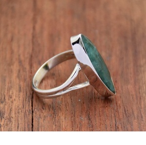 Bague en pierre précieuse Marquise émeraude Bague Boho Split Band Bague d'anniversaire émeraude à facettes pour femme - Product Image 3