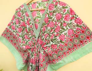 Caftan indien en coton doux imprimé de blocs fait à la main, peignoirs à col en V imprimés de lotus, kimono et couvertures de plage - Product Image 2