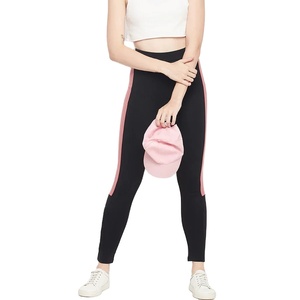 2024 nueva moda personalizada etiqueta privada Logo mujeres Yoga deportes desgaste apretado gimnasio entrenamiento fitness Scrunch mallas de gran tamaño ropa - Product Image 4
