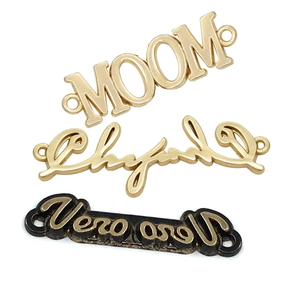 Etiquetas de metal grabadas con grabado personalizado, logo para ropa - Product Image 3