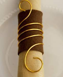 Meilleure qualité en acier inoxydable rond de serviette dessus de table à la main concepteur porte-mouchoirs fête décorative en gros métal rond de serviette - Product Image 2