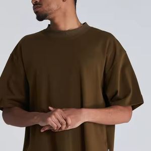 Ensemble short et t-shirt en tricot surdimensionné de style décontracté pour hommes, col en O personnalisé, couleur unie, très personnalisé, été - Product Image 2