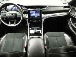 Grand Cherokee Altitude X AWD 2025 USADO, Automático, Cuero Oscuro, Volante a la Izquierda, Llantas de Aleación de Aluminio R17, ACC, en Buenas Condiciones, Listo para Conducir - Product Image 5