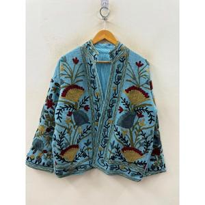 เสื้อแจ็คเก็ตบอมเบอร์แบบมีฮู้ด กลับด้านได้ - หนังพรีเมียมและใยโพลีเอสเตอร์ แขนสั้นทันสมัย - Product Image 1