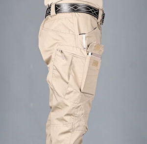 กางเกงสตรีทแวร์ผู้ชายผ้าไนลอนน้ำหนักเบาพิมพ์โลโก้ได้ มีซิปกระเป๋า กันลม กันน้ำ ระบายอากาศได้ดี สไตล์ลำลองสีเข้ม - Product Image 4