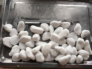 Fourniture en gros de galets naturels de qualité supérieure pour la décoration de paysage extérieur Garrden, galets et graviers blancs neige - Product Image 5