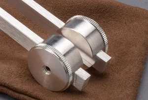 ชุดเครื่องมือการสั่นสะเทือนบอลค้อนส้อมยาปรับแต่งหูเหล็ก128Hz การวินิจฉัยทางคลินิกเกี่ยวกับระบบประสาท - Product Image 4