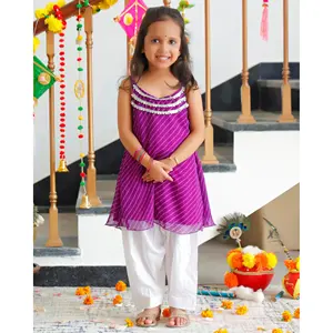 Conjunto de Kurta Leheriya de Chifón Púrpura Puro para Bebés Niñas, Salwar Kameez Bordado de Estilo Étnico Pakistaní para Fiestas y Ocasiones Especiales - Product Image 3
