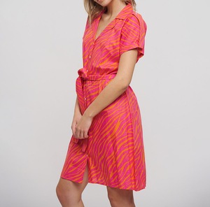 Robe longue style bohème à manches courtes et ceinture en rose/orange, taille unique, 100 % coton, avec décoration en pompons - Product Image 4