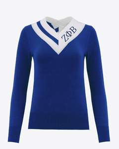 Suéter Personalizado con Cuello en V de Greek Life, Color Rosa con Rayas Blancas |   Ropa de Punto Personalizada para Hermandades y Fraternidades - Product Image 3