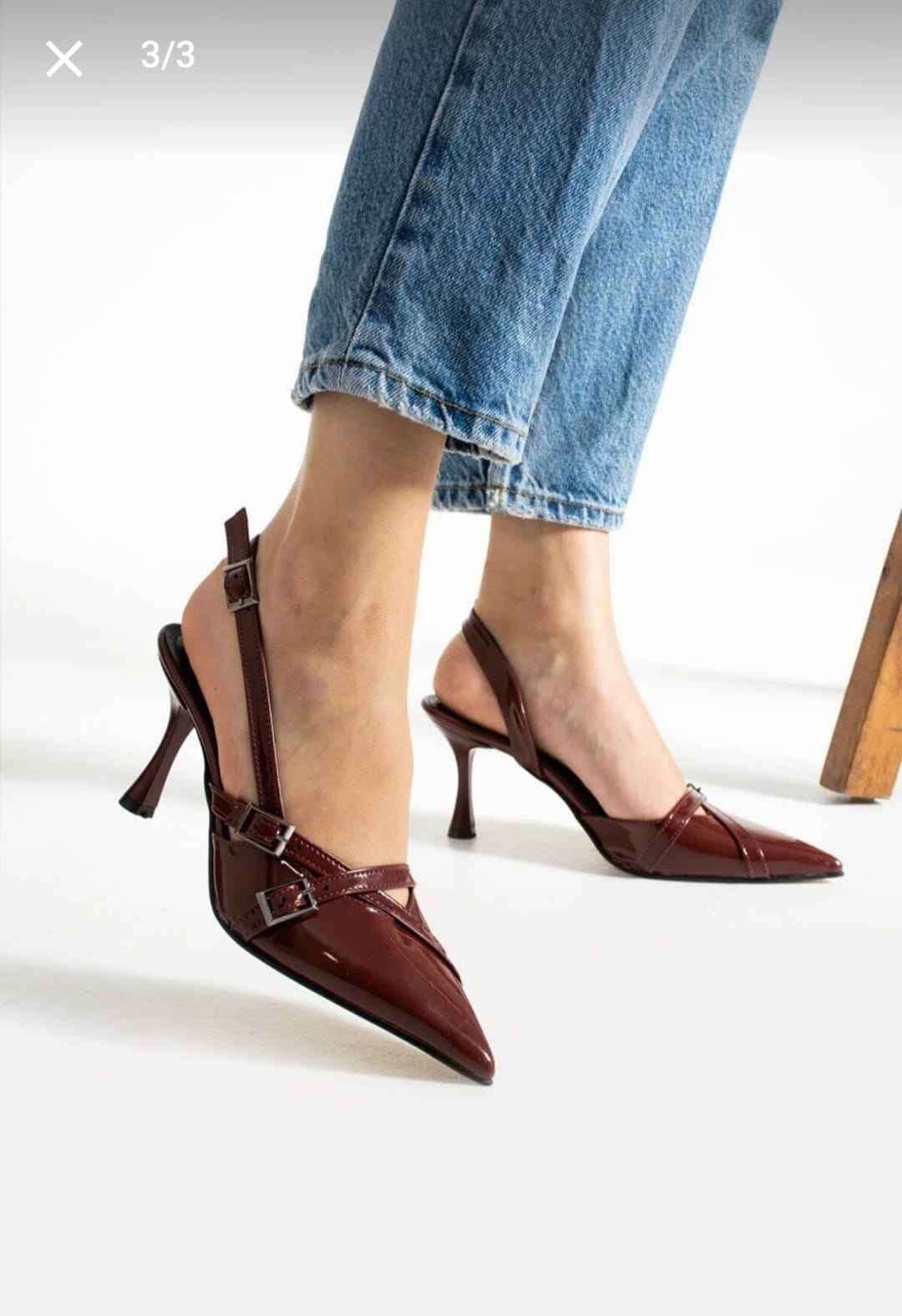 สีน้ำตาล