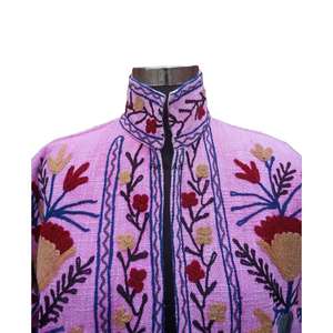 เสื้อแจ็คเก็ตผ้าควิลท์ซูซานีทำมือสไตล์วินเทจอินเดีย  งานปักแบบราชสถาน  ผ้าฝ้ายแท้  ใส่ได้ทั้งชายและหญิง  เป็นมิตรกับสิ่งแวดล้อม  เหมาะสำหรับใส่ไปชายหาด - Product Image 3