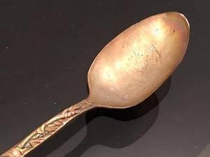 Ensemble de couverts en laiton plaqué or vintage élégant, parfait pour un usage quotidien dans un restaurant ou un hôtel. - Product Image 6