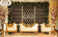 Canapé de salon de mariage moderne et élégant pour la mariée et le marié, chaise longue dorée design avec structure en teck, taille personnalisable
