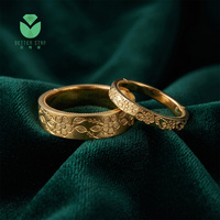 Anello Nuziale Personalizzato Better Star con Incisione Floreale, Oro Giallo Colorato, Certificato IGI, Set di Anelli per Coppia 14K 18K