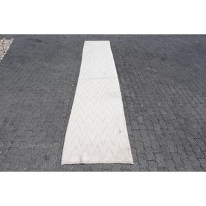 Alfombra Turca Vintage de 2.8x16.2 pies (86x494 cm), Alfombra Blanca de Estilo Suroeste - Product Image 1