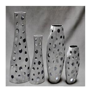 VASES DE FLEURS DÉCORATIFS MODERNES VASE DE FLEURS EN MÉTAL ANTIQUE ET RUSTIQUE POUR LA DÉCORATION DE LA MAISON UTILISEZ LES VASES DE POT DE FLEURS EN MÉTAL LES PLUS VENDUS - Product Image 2