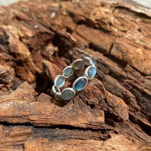 Anillo de Labradorita Hecho a Mano con Corte Ovalado, Plata de Ley 925, Certificado IGI, Joyería de Cristal para Fiestas, Regalo Elegante para Mujer - Product Image 4