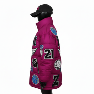 Veste matelassée en nylon premium pour femmes, design à panneaux matelassés, couleur magenta, logo brodé en chenille personnalisé, veste matelassée pour femmes - Product Image 3