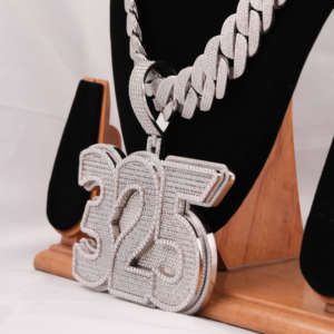 Colgante de Moissanita Personalizado con Número 325, Colgante de Plata de Ley 925 con Incrustaciones Completas de Moissanita, Regalo para Él - Product Image 3