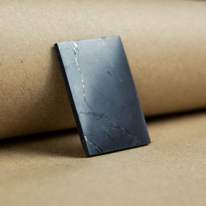 Autocollant rectangulaire poli en shungite pour téléphone, 0,8 x 1,2 po (20 x 30 mm) - Product Image 1