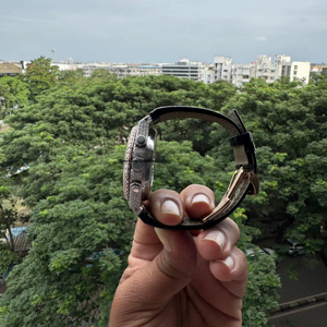 Montre automatique sportive à quartz pour homme de qualité supérieure Cadran en or rose 10 carats avec diamant de laboratoire Montre à bracelet en caoutchouc glacé faite à la main - Product Image 5