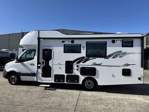 Camping-car d'occasion Mercedes-Benz Sprinter 2500 2021, état impeccable, vente aux enchères - Product Image 2