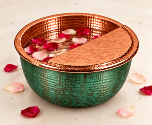 Bassin de pédicure rond en cuivre patiné martelé fait main NJ avec couvercle, pour spa des pieds, doté d'un système de massage par jets sans tuyauterie - Product Image 2