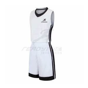 Ensemble d'uniformes de basketball pour homme avec bordure contrastée et coupe athlétique dégradée Ensemble maillot et short de basketball pour homme - Product Image 1