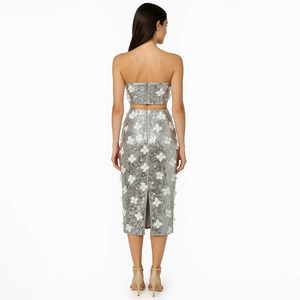 Ensembles de <span class=keywords><strong>jupe</strong></span> <span class=keywords><strong>longue</strong></span> fendue dans le dos avec <span class=keywords><strong>bustier</strong></span> tube personnalisé sans bretelles <span class=keywords><strong>Ensemble</strong></span> deux pièces <span class=keywords><strong>pour</strong></span> femmes de luxe à paillettes argentées d'été <span class=keywords><strong>pour</strong></span> soirée - Product Image 3