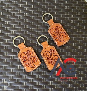 Porte-clés en cuir taillé sculpté à la main Porte-clés en cuir de forme exotique mignon Accessoires en cuir taillé Porte-clés mignons pour unisexe - Product Image 1