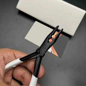 Pinzas para Extensiones de Cabello de Primera Calidad, Tendencia en Negro y Blanco, Hechas de Acero Inoxidable - Product Image 2