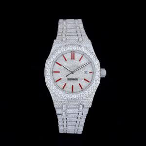 Excellente qualité en acier inoxydable naturel clouté diamant montre VVS clarté cadran blanc montres à quartz analogiques à vendre de l'Inde - Product Image 1
