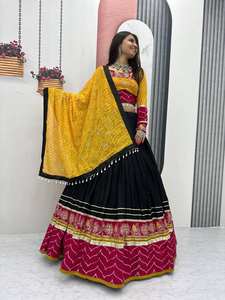La création est lancée Navratri Special Pure Cotton Lehenga Choli Cups Oui Taille M jusqu'à L marge XL jusqu'à 2xl marge - Product Image 3