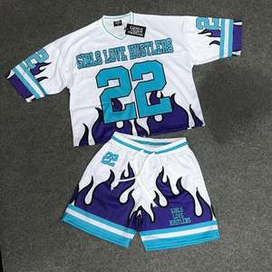 Jersey de malla con impresión sublimada personalizada y pantalones cortos, camiseta de fútbol a la moda, diseño de logotipo bordado, conjuntos de ropa de calle de verano - Product Image 3