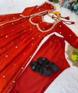 Vestido de Diseñador Fendi con Bordado de Lentejuelas Satinadas Rambo, Parte Inferior de Dupatta, Ropa de Boda, Multicolor, Algodón, EN STOCK, Prenda Étnica - Product Image 5