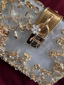 Bolso de Mano de Resina Epoxi Premium |   Bolso de Mano Moderno de Resina para Damas |   Moda de Lujo para Bodas, Impermeable y Ecológica - Product Image 4