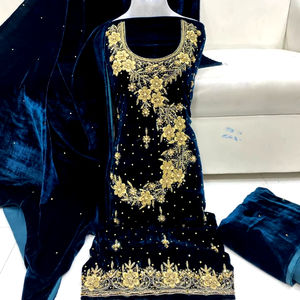 Hermoso vestido de novia Lehenga Choli de terciopelo bordado a mano Nakshi Dabka para mujer paquistaní - Product Image 1