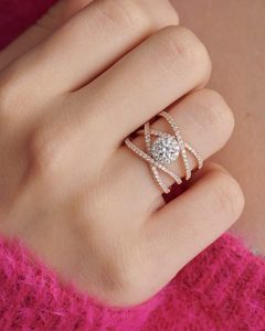 Conjunto de anillo de compromiso cruzado de lujo 1ct Moissanite 10K oro boda joyería OEM ODM proveedor al por mayor proveedor de exportación en línea - Product Image 3