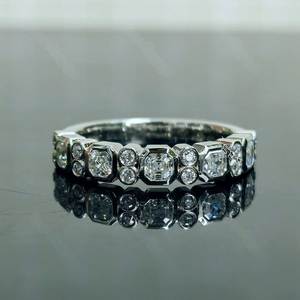 Anillo de Compromiso de Diamante Cultivado en Laboratorio con Corte Asscher de 1.50 CTW en Plata 925 con Engaste de Bisel, Media Eternidad, Vermeil, Anillo Nupcial, Joyería Fina - Product Image 1