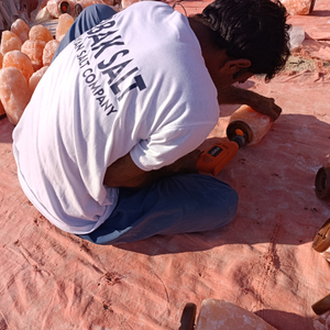 Lampe au sel de l'Himalaya écologique avec socle en bois fabriqué à la main, hôtels de luxe de qualité supérieure, style Feng Shui OEM/marque privée - Product Image 5