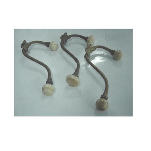 Crochets suspendus en laiton coulé fabriqués à la main en finition antique avec bouton en os Crochet mural Cintres Crochets en métal - Product Image 2