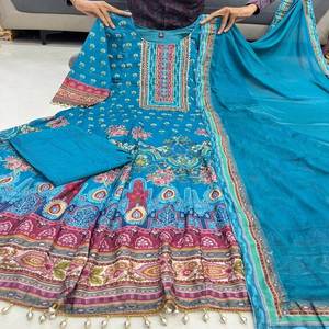 Ensemble Kurti en chinon pur confortable et élégant avec doublure en coton pur pour femmes, vêtements ethniques au toucher doux et élégant - Product Image 6