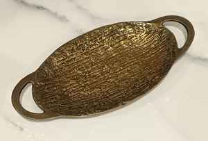 Plateau de service ovale de luxe en aluminium moulé, poignées décoratives, finition texturée, motif paysager, design moderne, multifonctionnel - Product Image 6