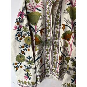 Vente en gros de manteau de coton brodé ouzbek manteau unisexe d'hiver fait à la main manteau d'hiver et de printemps sans fermeture - Product Image 2