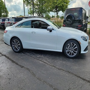 Alerte Offre Exceptionnelle! Mercedes-Benz Classe E 2023 Super Propre, Berline de Luxe Automatique à Traction Intégrale I-6 cylindres, Blanc Diamant Métallisé Extérieur - Product Image 3