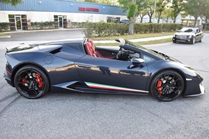 Lamborghini Huracán LP 580-2 Spyder 2017, Certificado, Limpio y en Buen Estado - Product Image 2